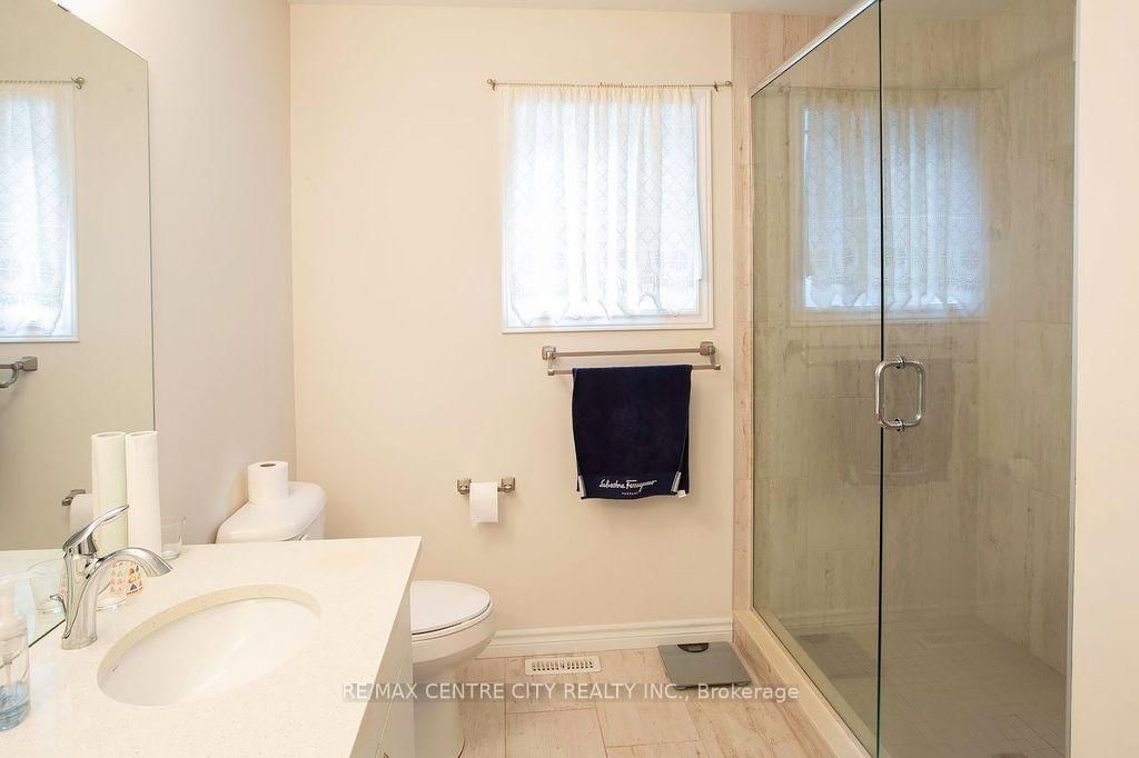 1586 Noah Bend • London North, ON photo 27