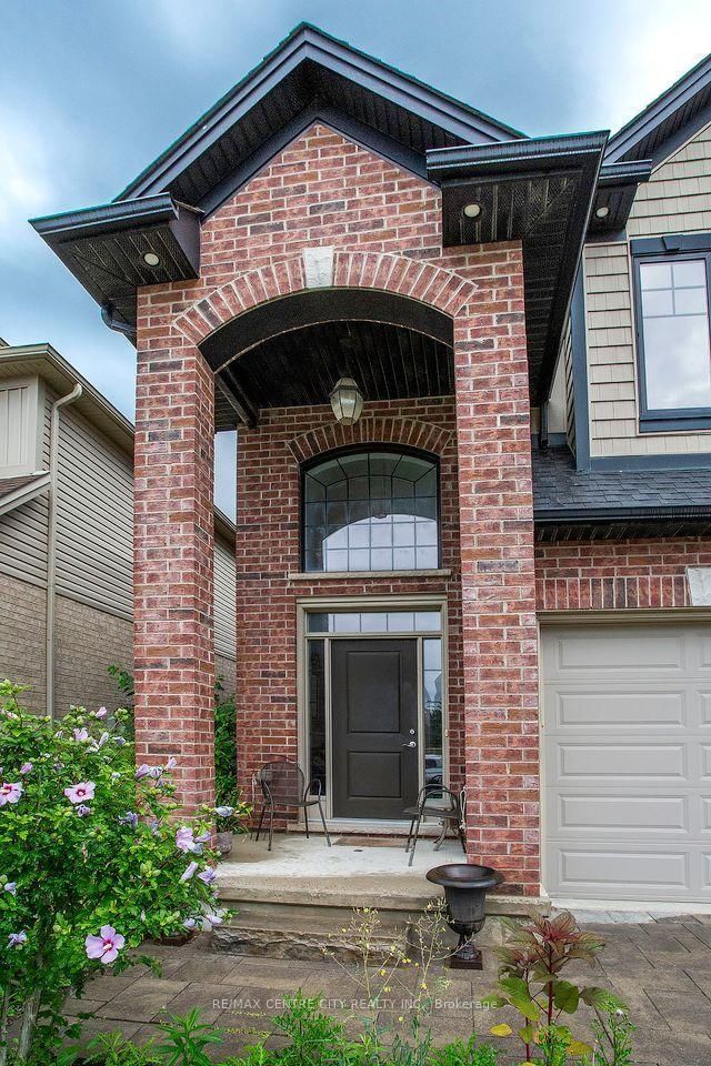1586 Noah Bend • London North, ON photo 3
