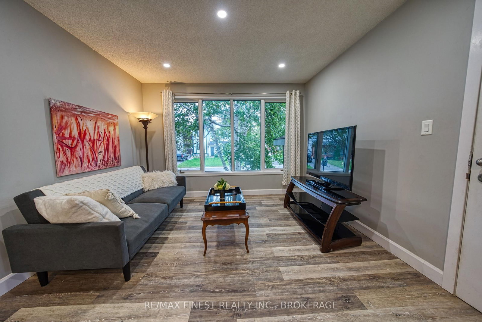941 Warburton Crescent • Kingston, ON photo 10