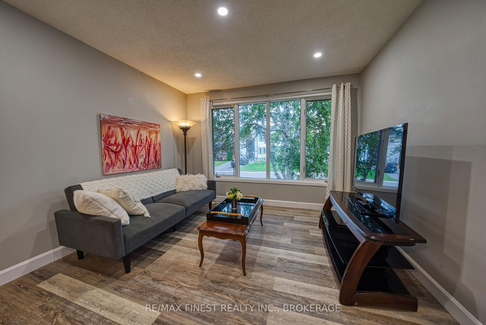 941 Warburton Crescent • Kingston, ON photo 11