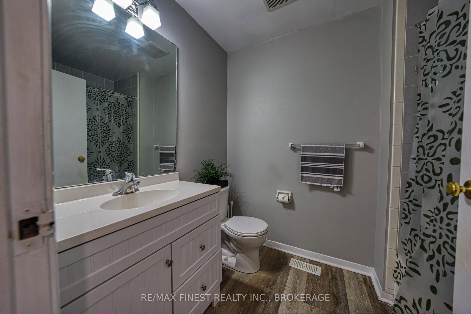 941 Warburton Crescent • Kingston, ON photo 13