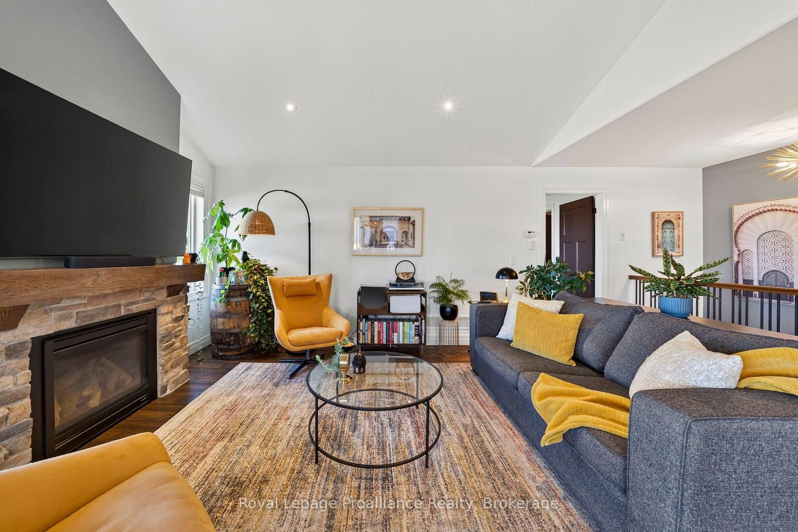 16 Butternut Court • Belleville, ON photo 12