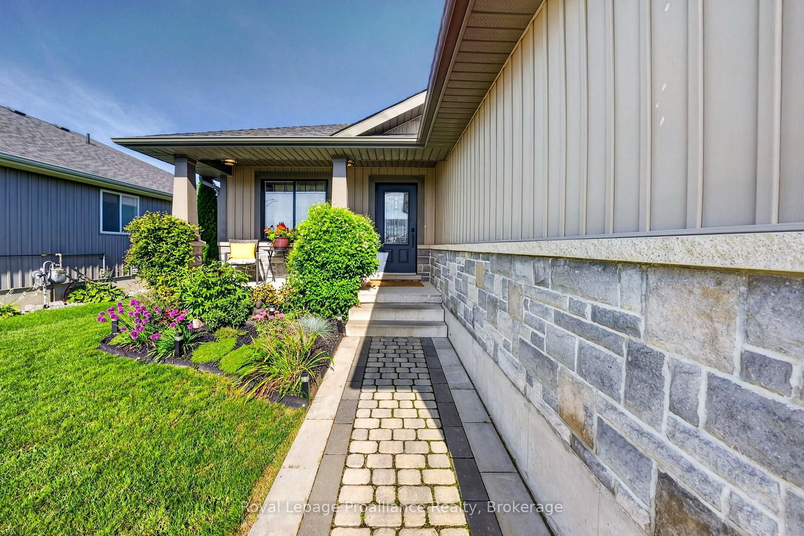 16 Butternut Court • Belleville, ON photo 3