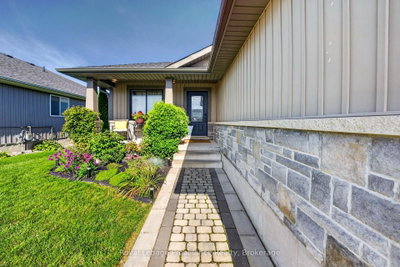 16 Butternut Court • Belleville, ON photo 3