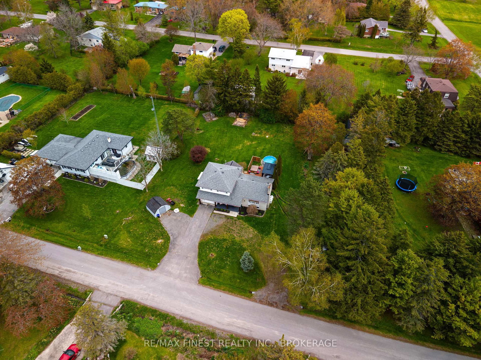 207 Meadow Crescent • Bath, ON photo 9