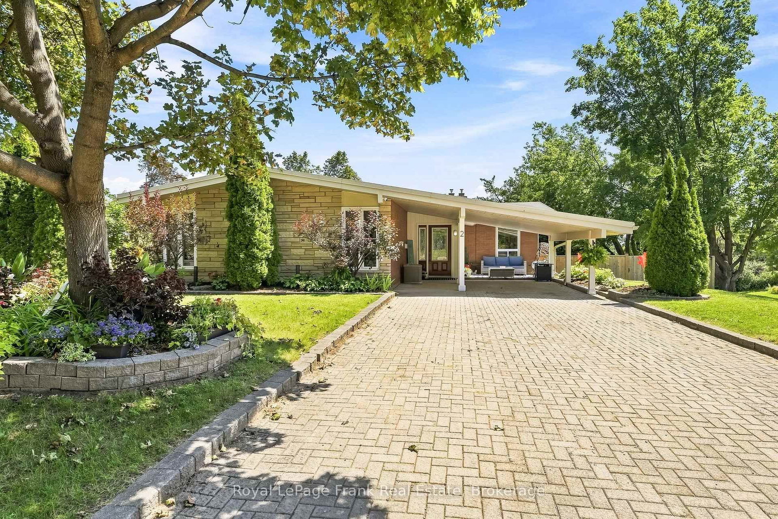 2 Crestwood Avenue