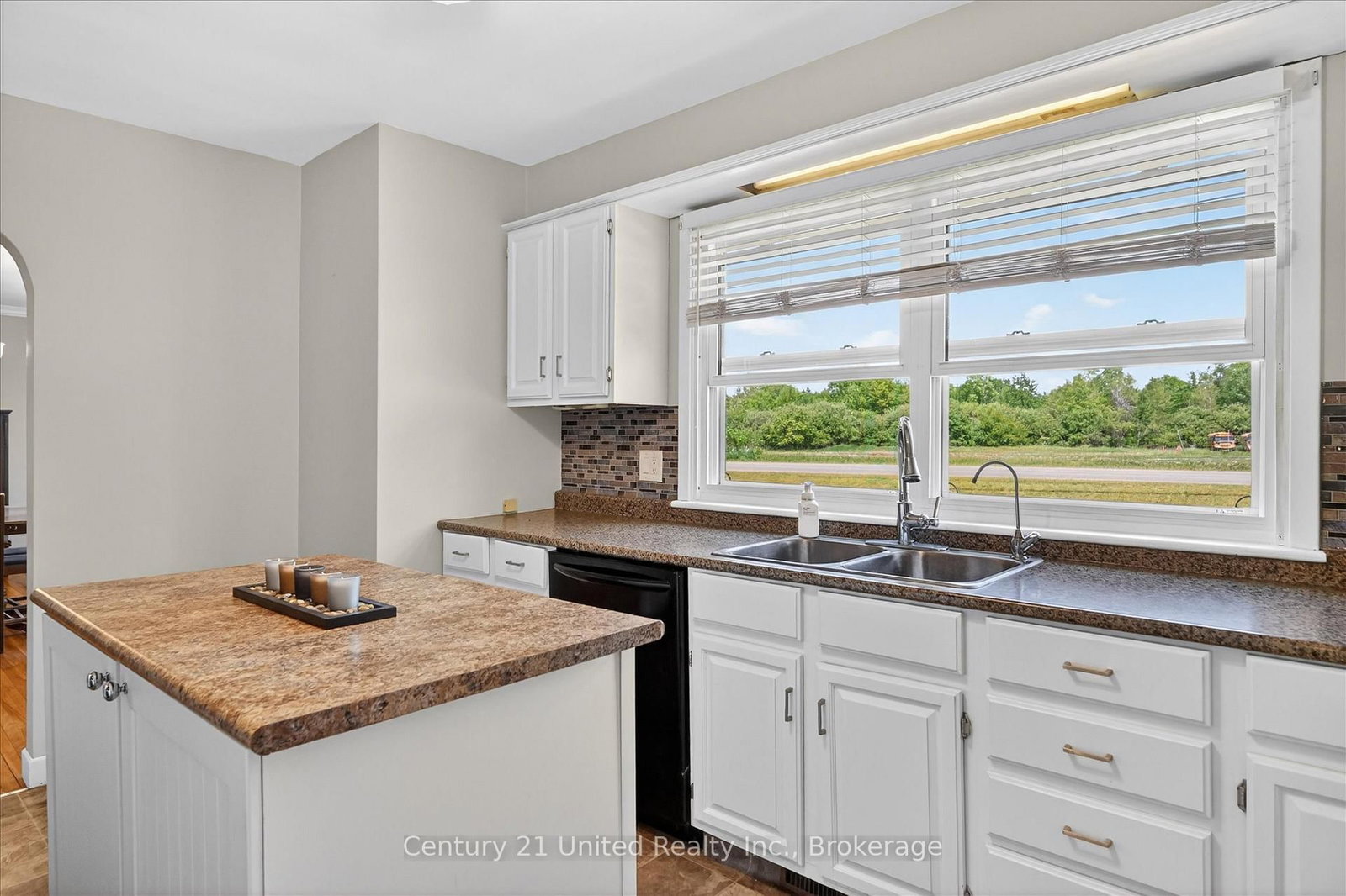 323 St Lawrence Street W • Madoc, ON photo 13