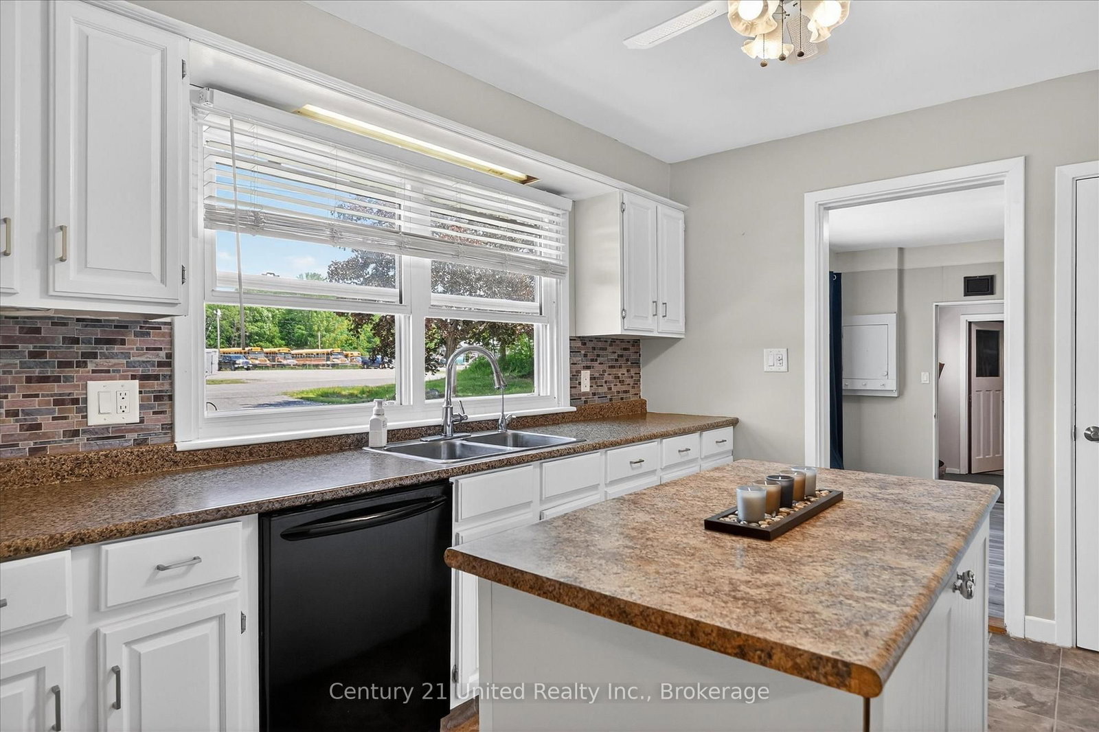 323 St Lawrence Street W • Madoc, ON photo 14