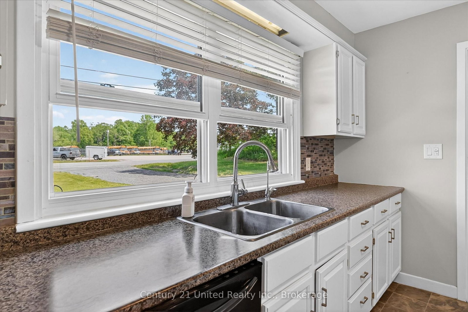 323 St Lawrence Street W • Madoc, ON photo 15