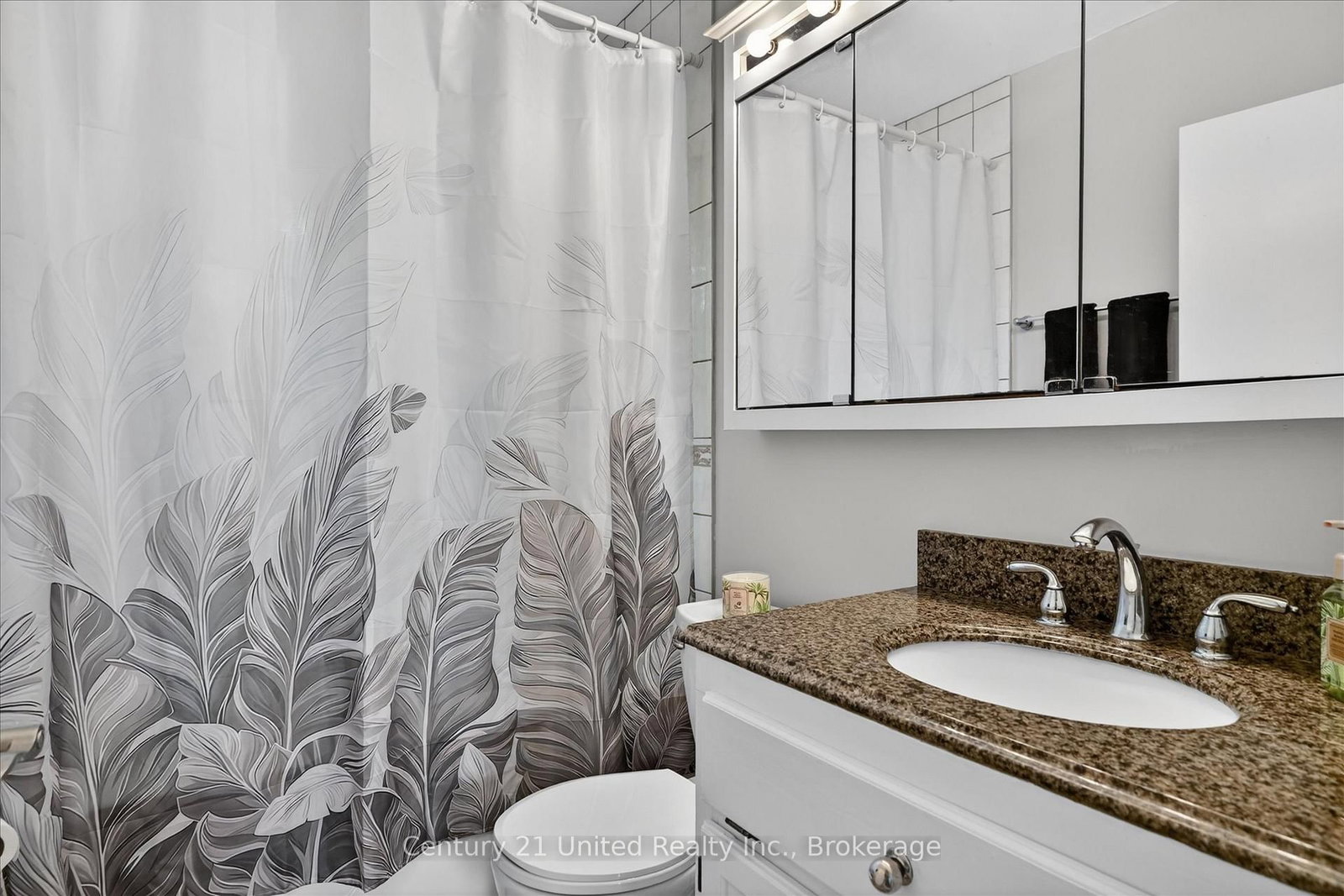 323 St Lawrence Street W • Madoc, ON photo 25