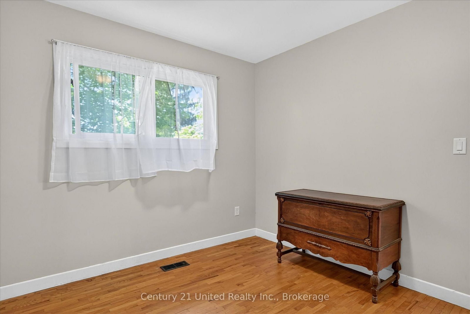 323 St Lawrence Street W • Madoc, ON photo 27
