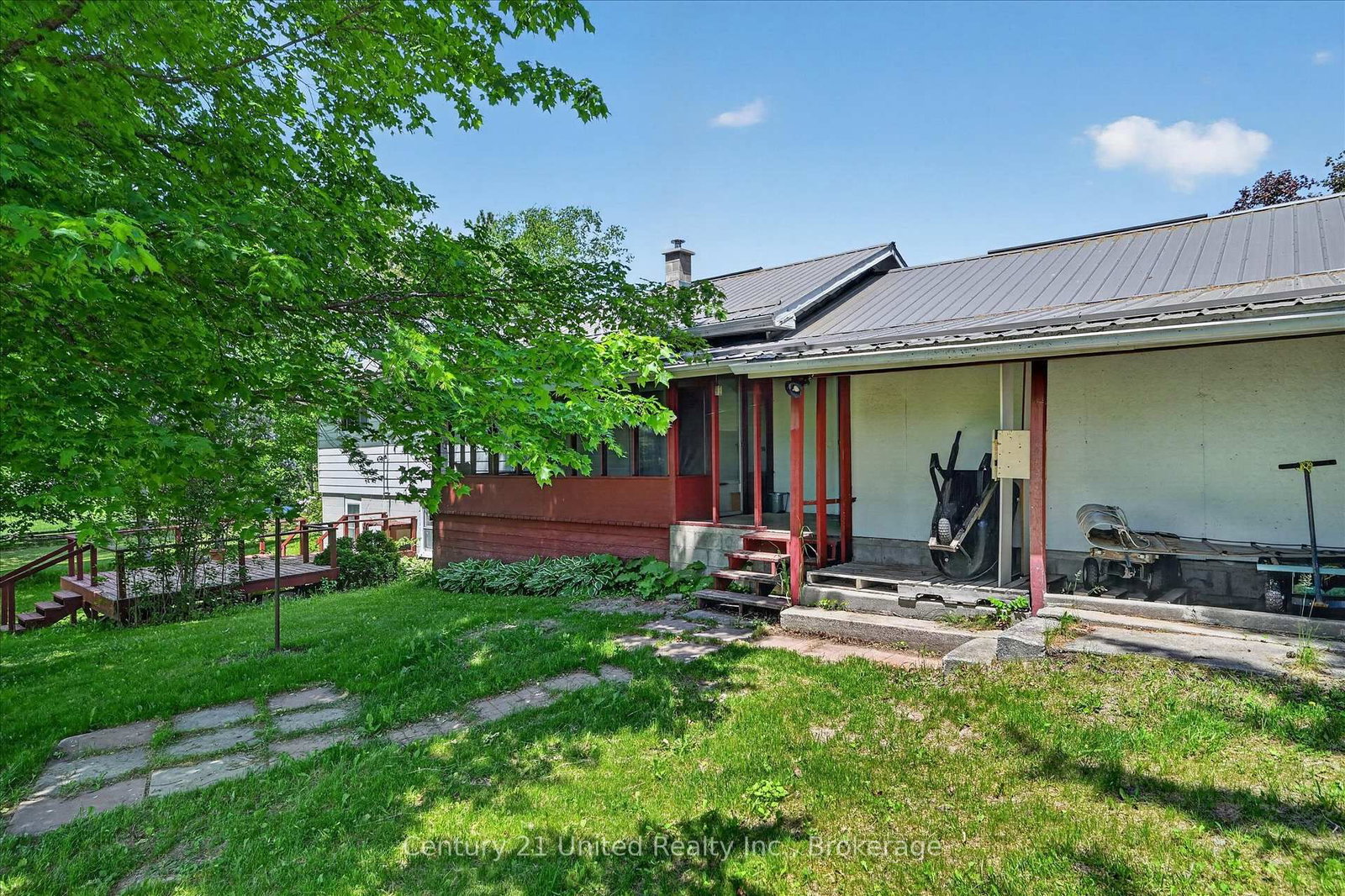 323 St Lawrence Street W • Madoc, ON photo 38