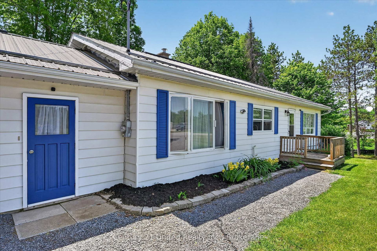 323 St Lawrence Street W • Madoc, ON photo 4