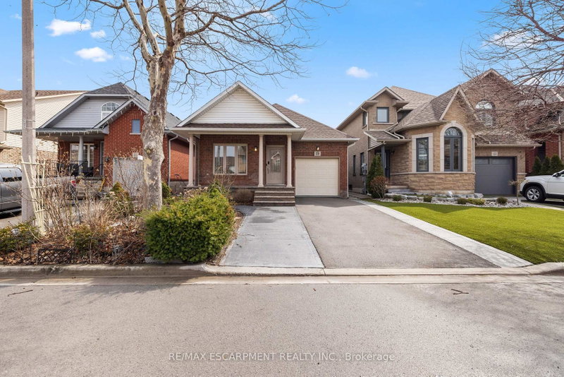 39 McKibbon Avenue