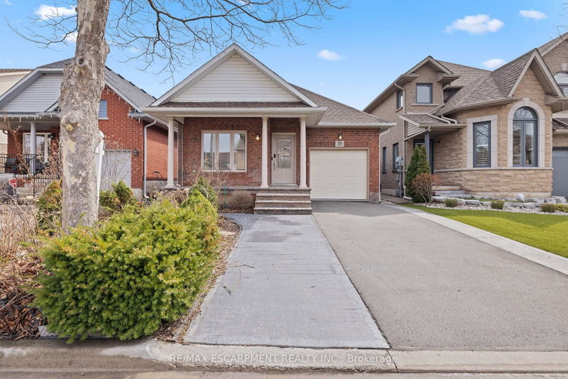 39 McKibbon Avenue