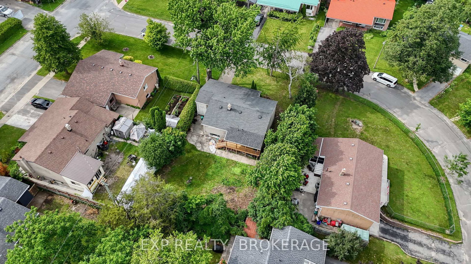11 PEMBER Place • Kingston, ON photo 36