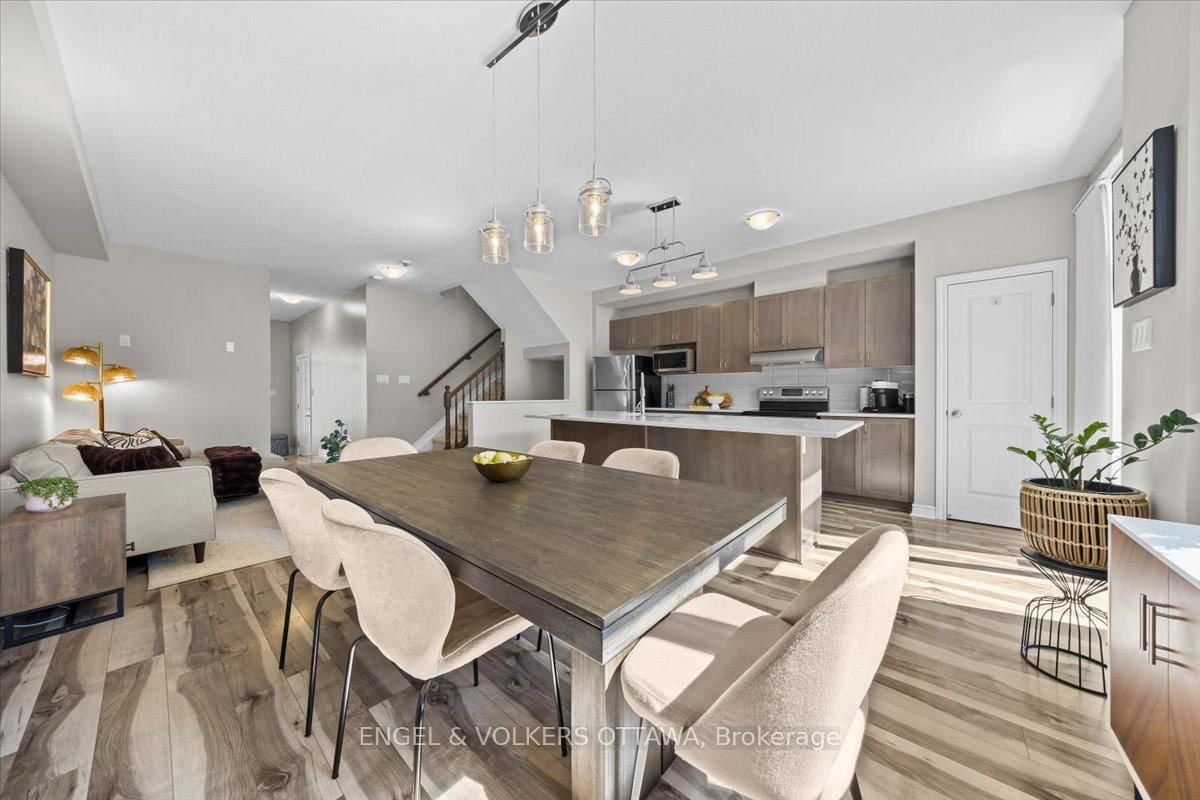 508 Hyssop Street • Ottawa, ON photo 15