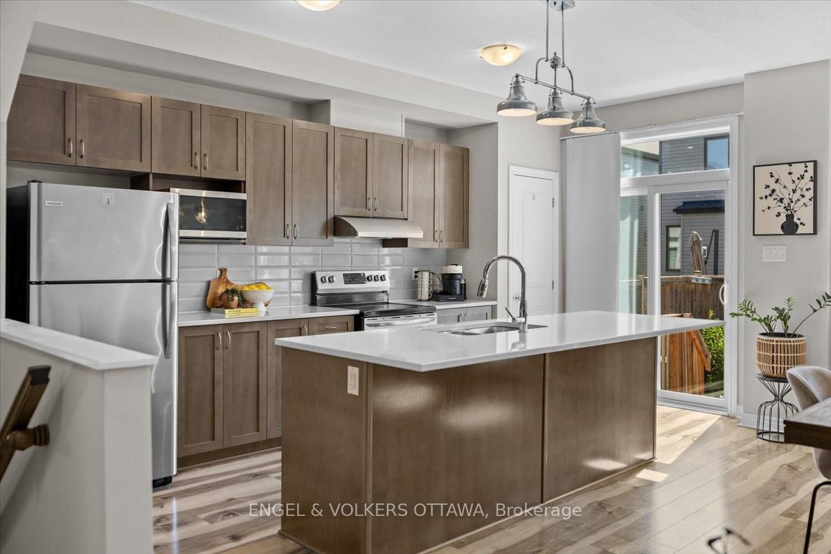 508 Hyssop Street • Ottawa, ON photo 18