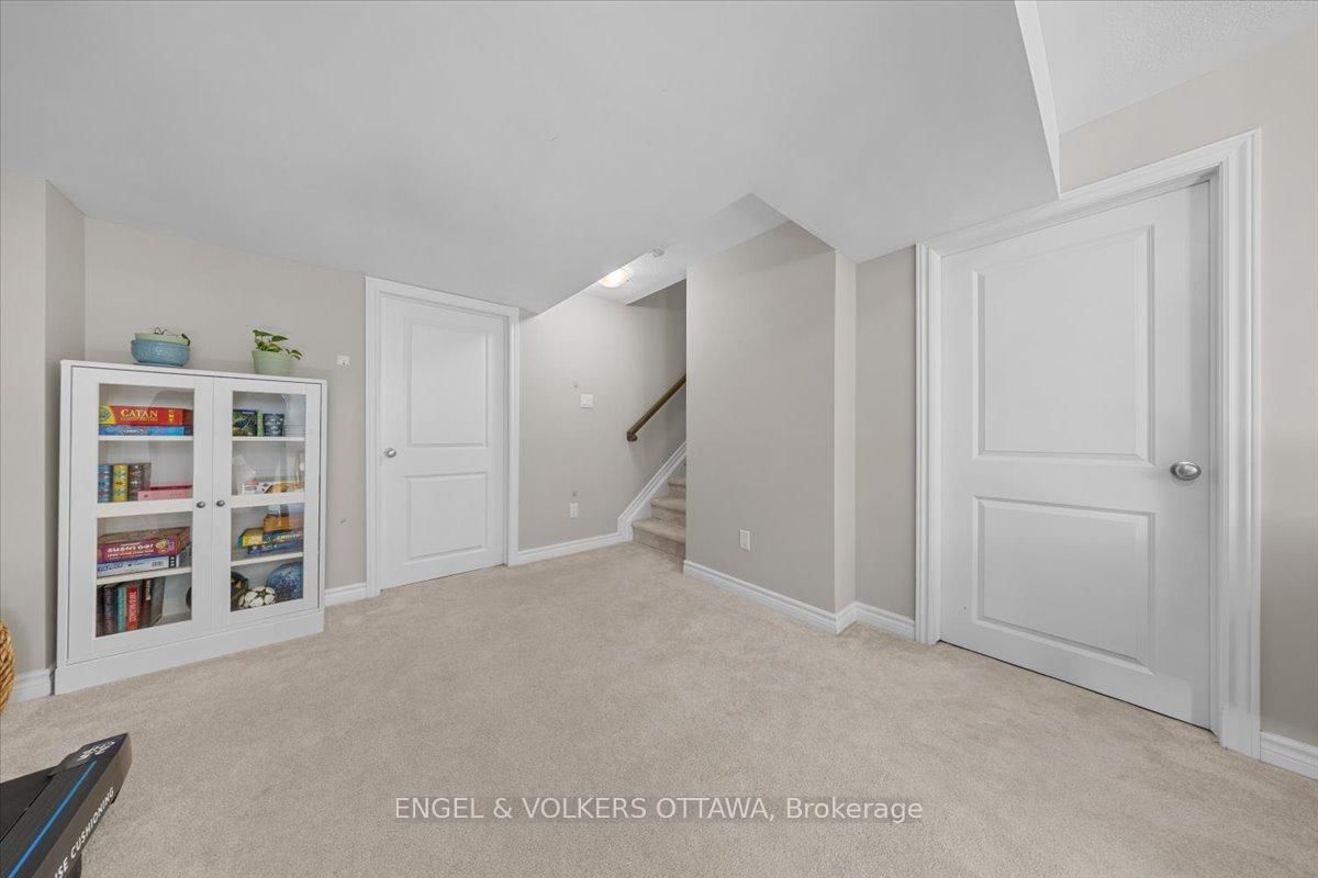 508 Hyssop Street • Ottawa, ON photo 37