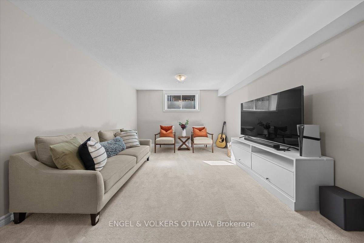 508 Hyssop Street • Ottawa, ON photo 38