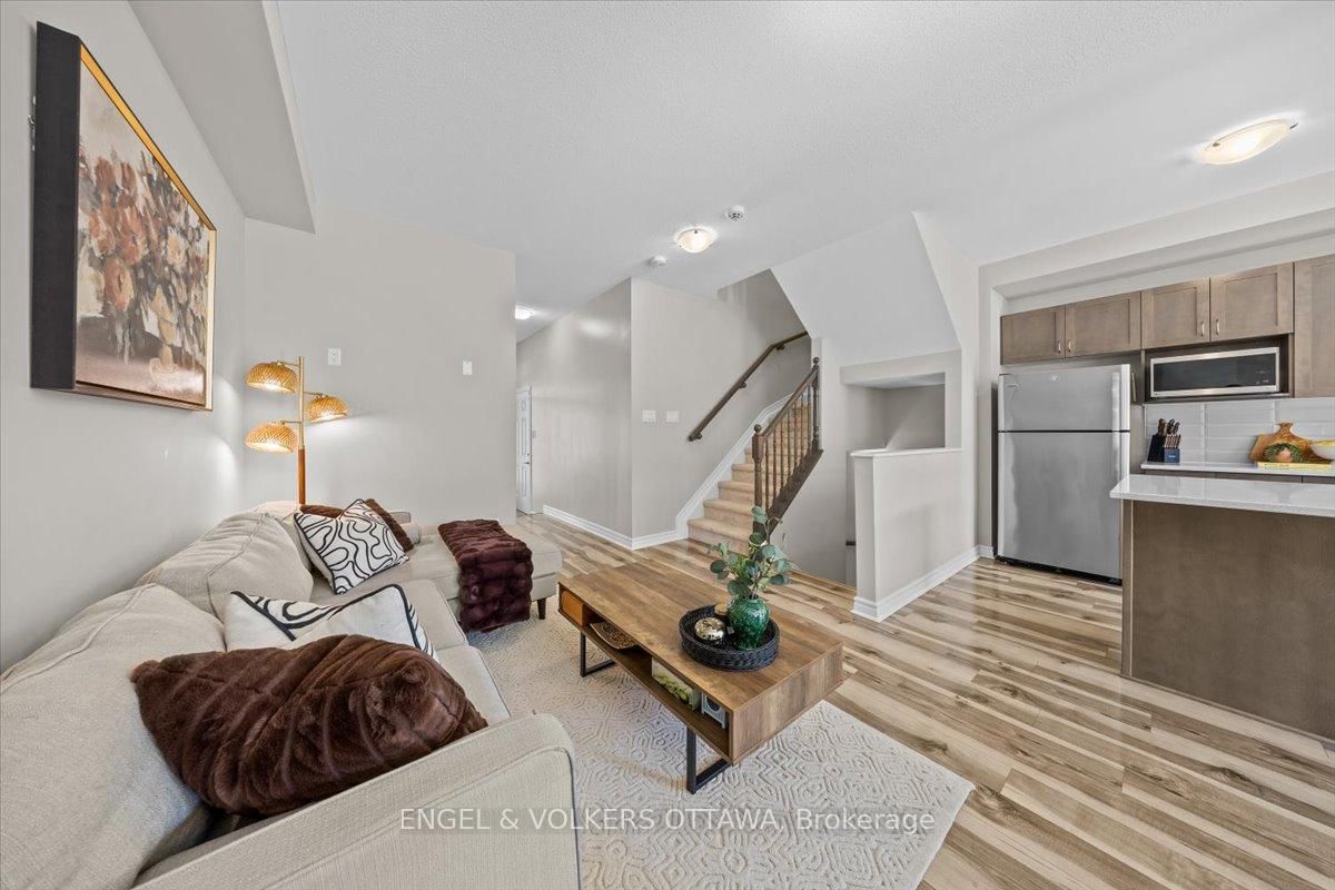 508 Hyssop Street • Ottawa, ON photo 8
