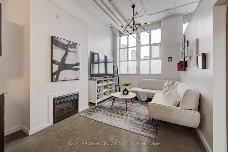 126 - 410 King Street W