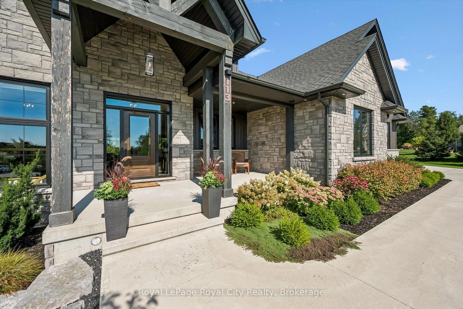 113 Sharron Court • Mapleton, ON photo 4