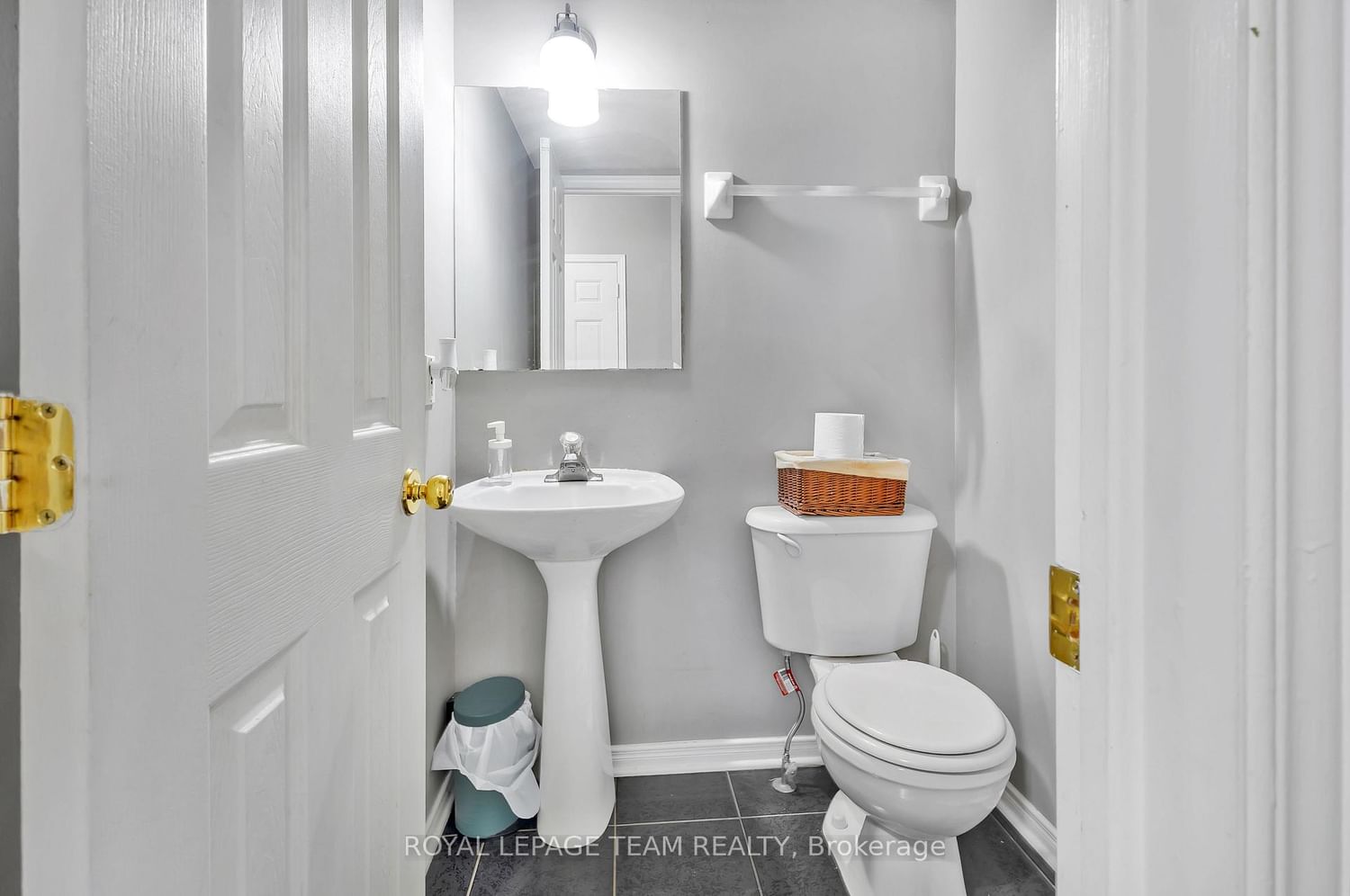 36 Saffron Court • Ottawa, ON photo 4
