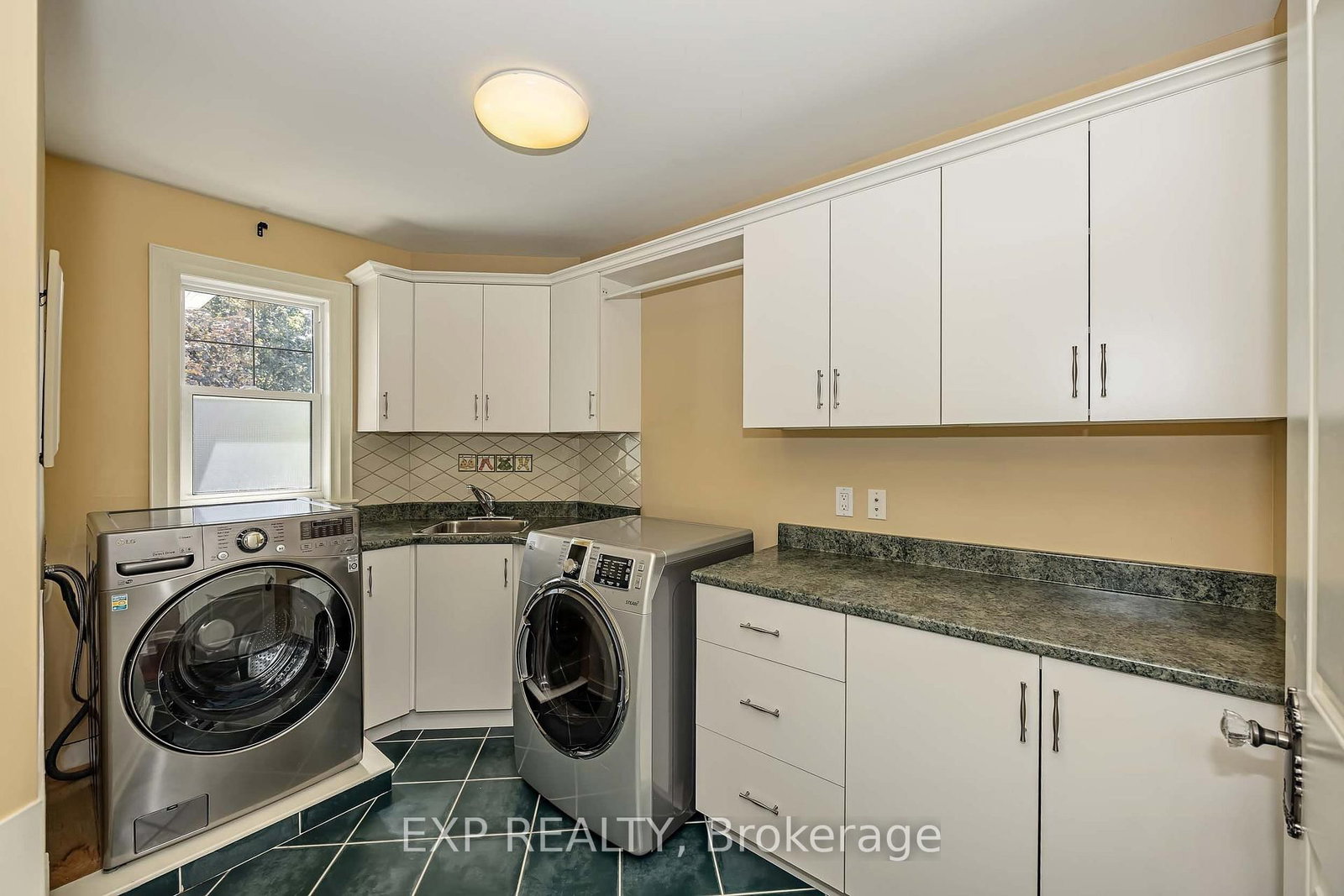1388 Emerald Gate Avenue • Ottawa, ON photo 33