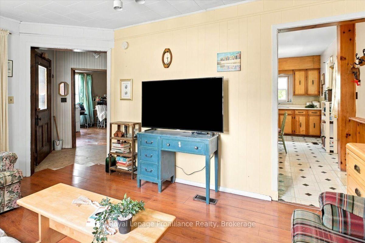 513 Moira Street • Tweed, ON photo 10