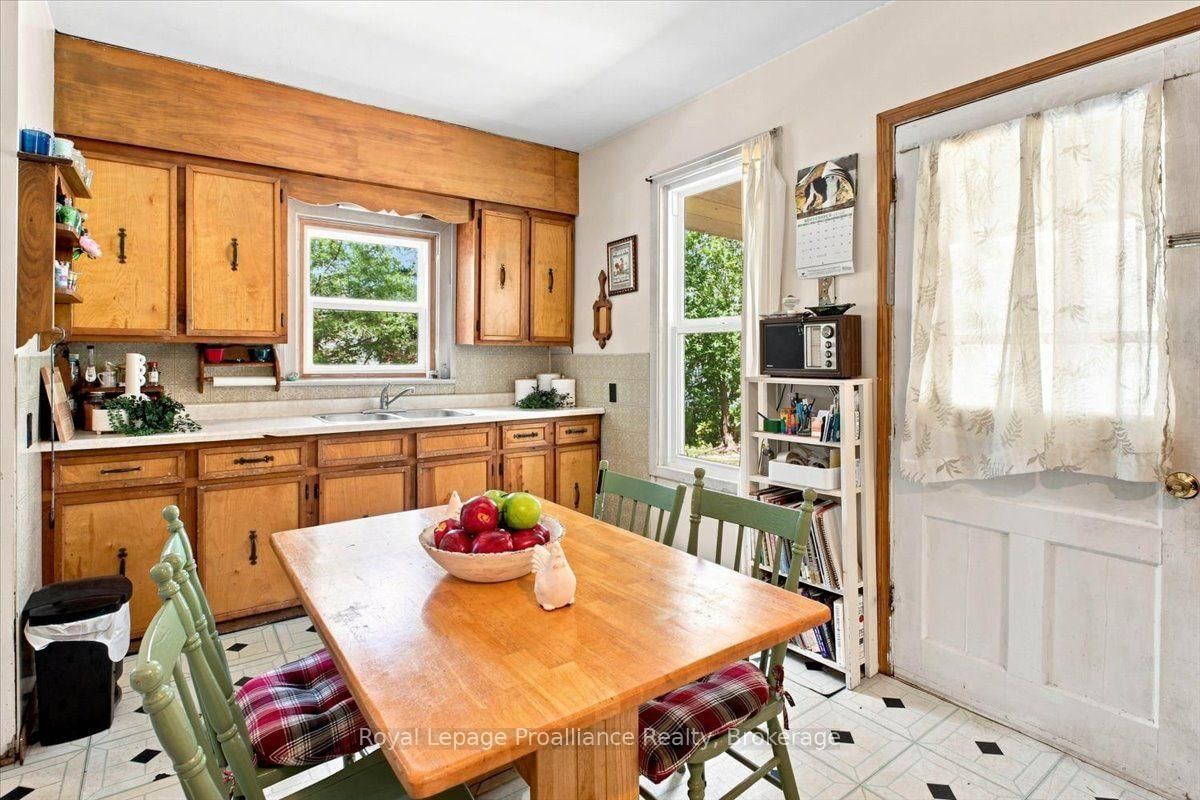 513 Moira Street • Tweed, ON photo 4