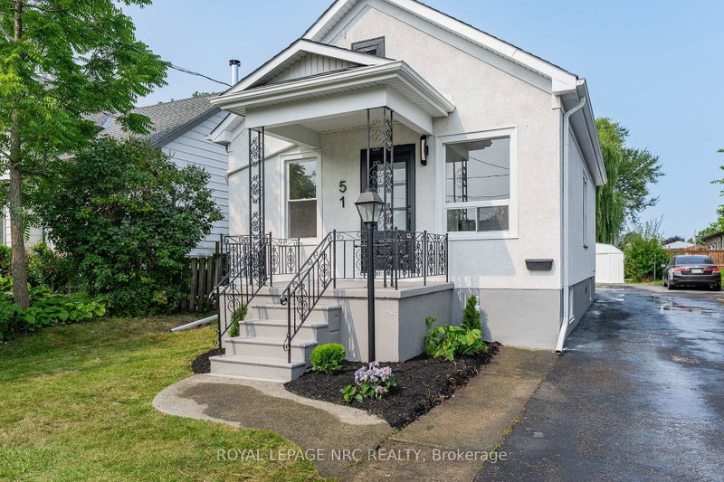 51 Queen Street S