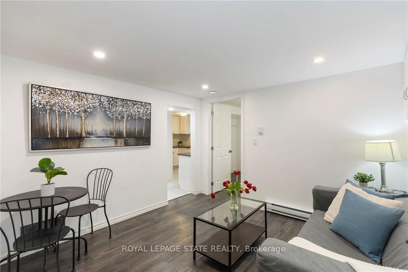 2 - 7 Purdy Crescent