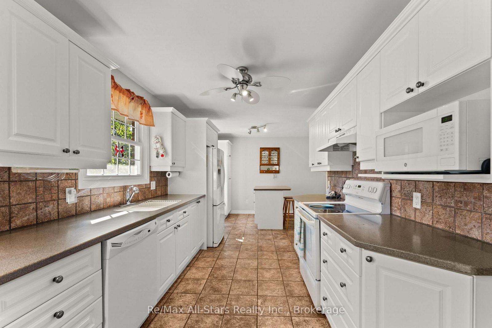 137 Reid Street • Kawartha Lakes, ON photo 11