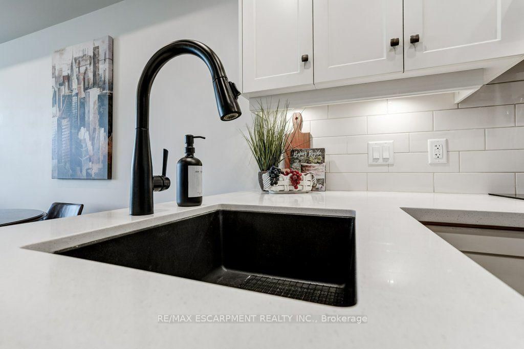 30 Hamilton Street S • #711 • Hamilton, ON photo 14