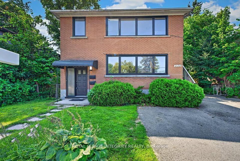 228 Woodroffe Avenue