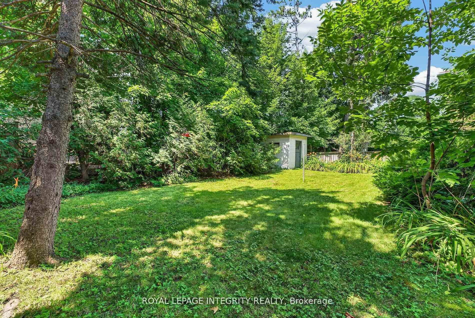 228 Woodroffe Avenue • Ottawa, ON photo 15