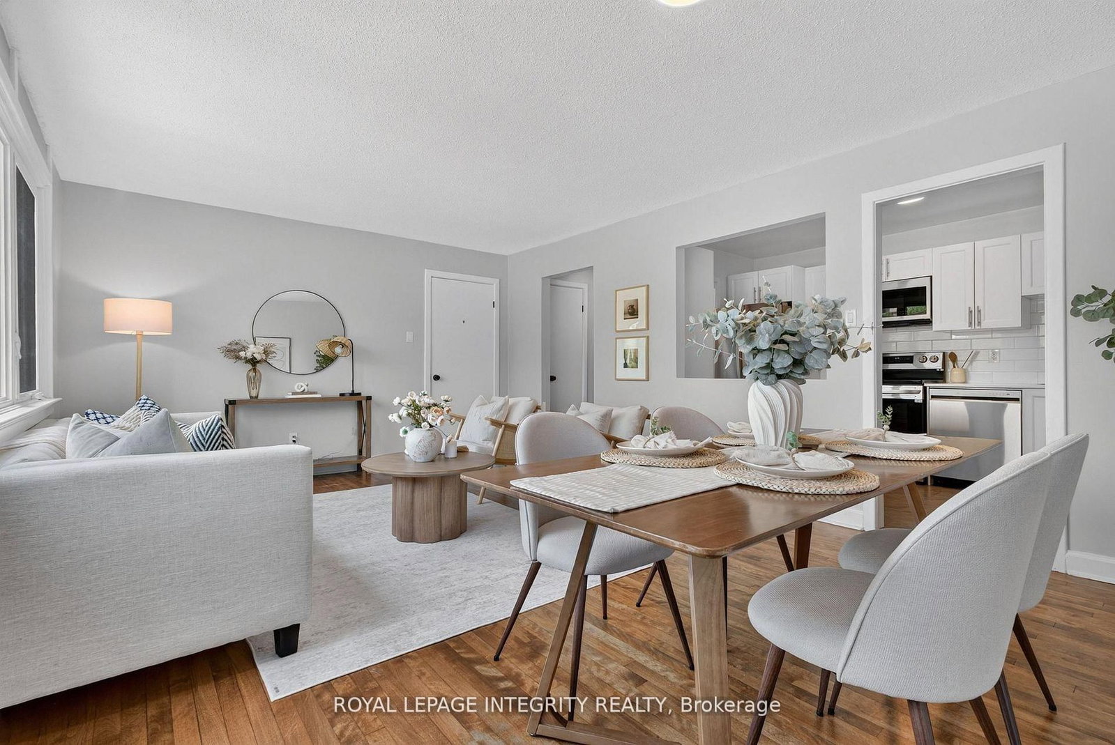 228 Woodroffe Avenue • Ottawa, ON photo 6