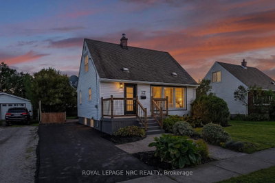 12 Admiral Road • St. Catharines, ON photo 2