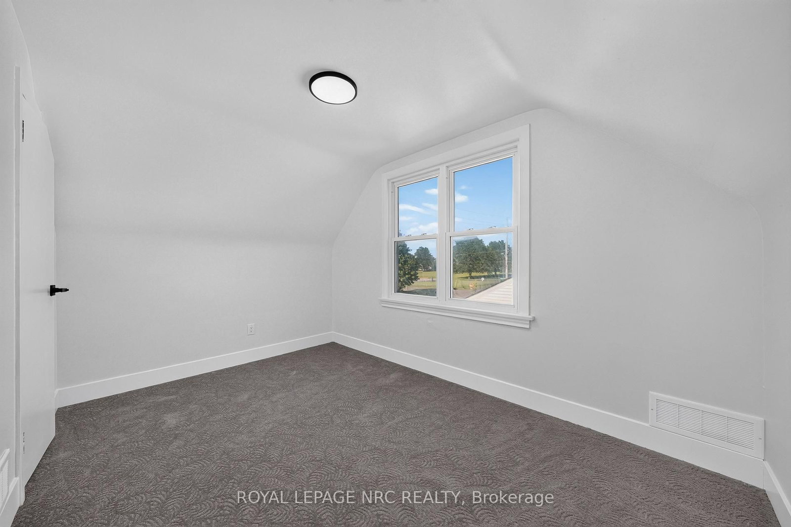 12 Admiral Road • St. Catharines, ON photo 29