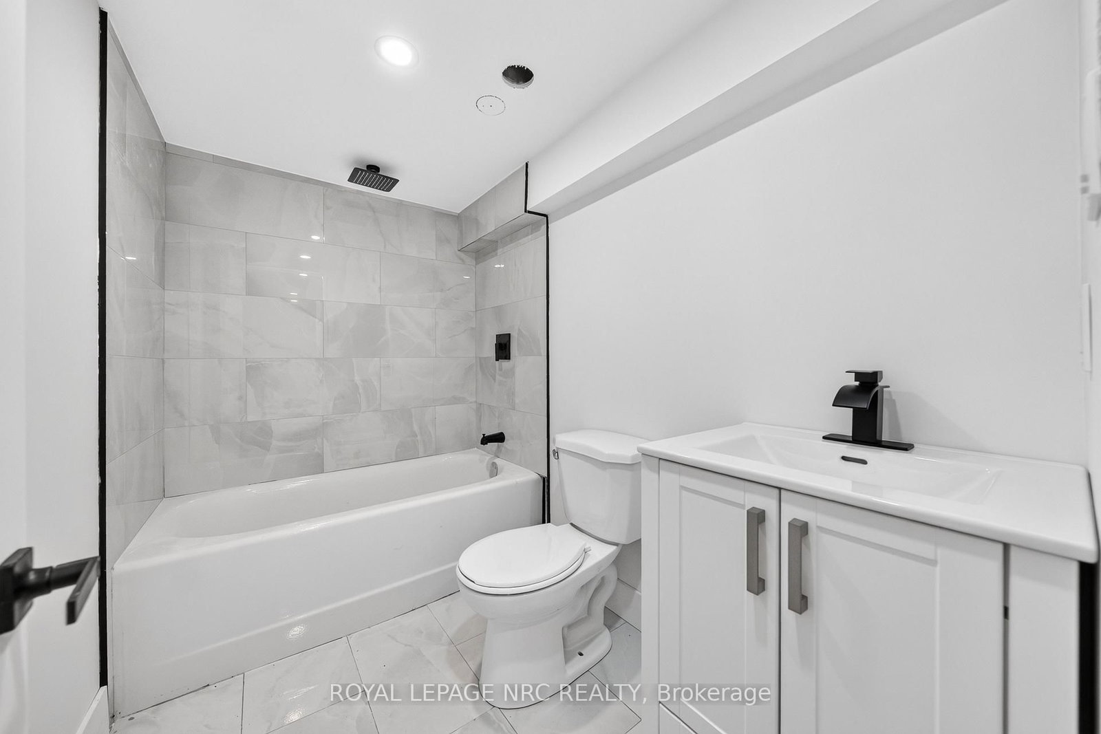12 Admiral Road • St. Catharines, ON photo 36