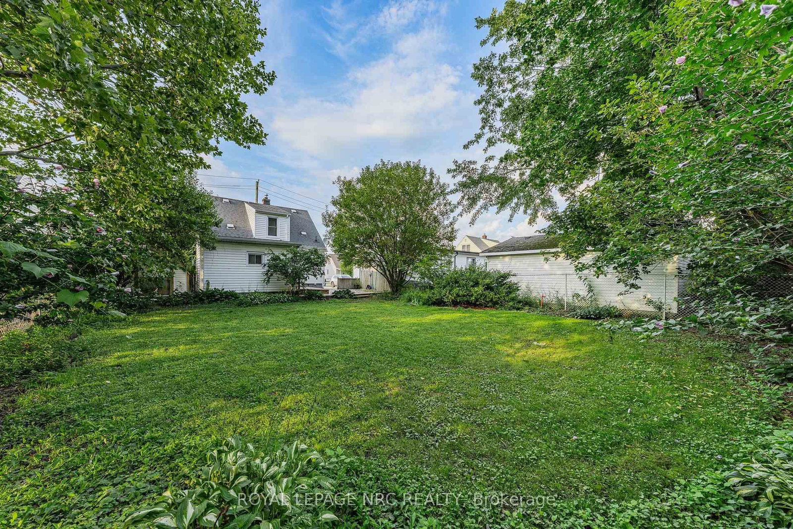 12 Admiral Road • St. Catharines, ON photo 41
