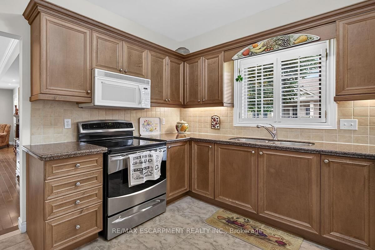 34 Southbrook Drive • #23 • Hamilton, ON photo 12
