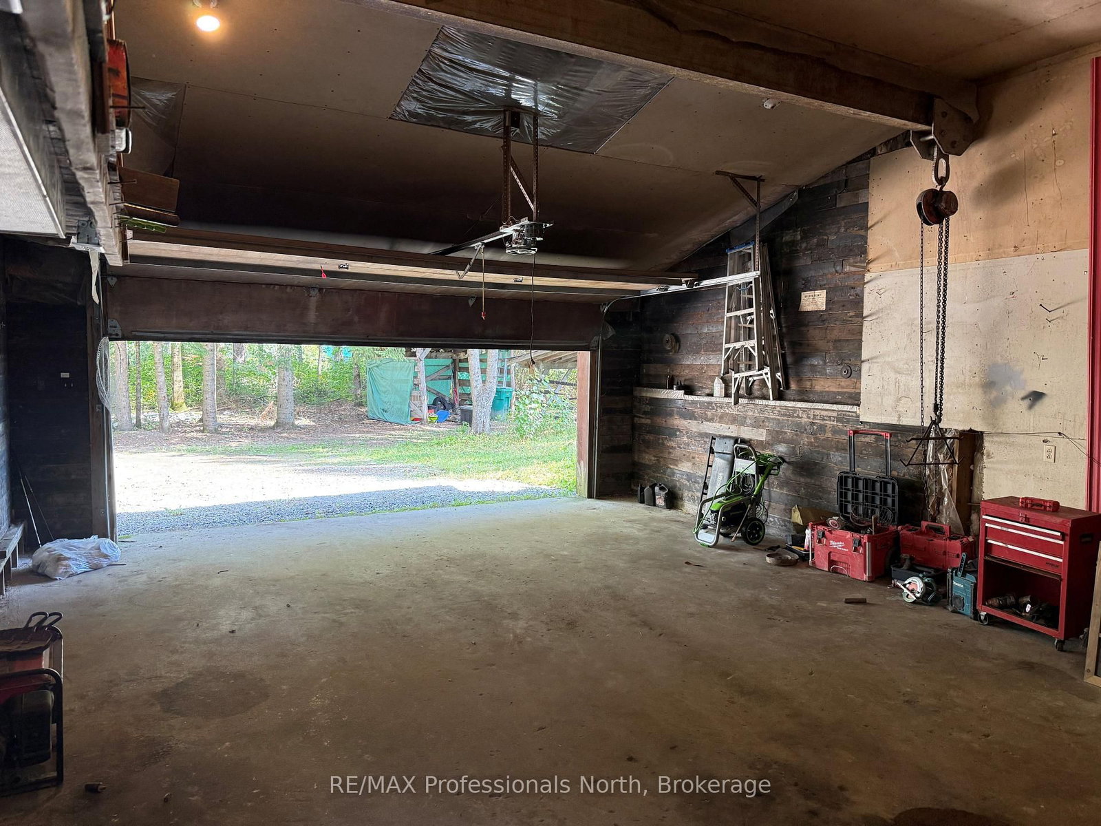 83 Ceramic Mine Road North Road • Huntsville, ON photo 15