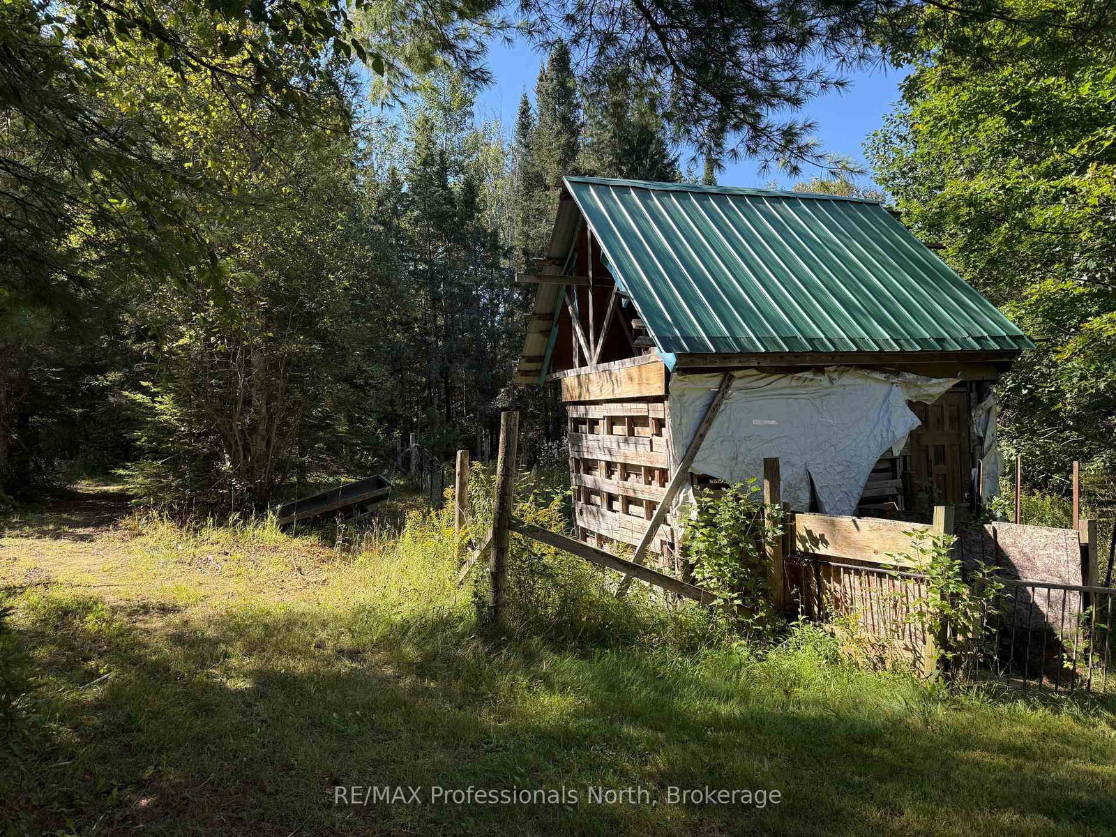 83 Ceramic Mine Road North Road • Huntsville, ON photo 34