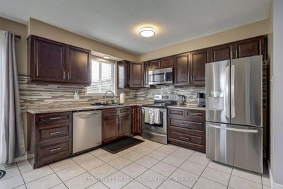 232 RIDGEVIEW Place • London East, ON photo 9