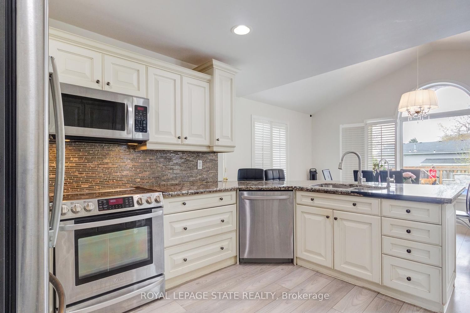 86 Margaret Avenue • Hamilton, ON photo 9