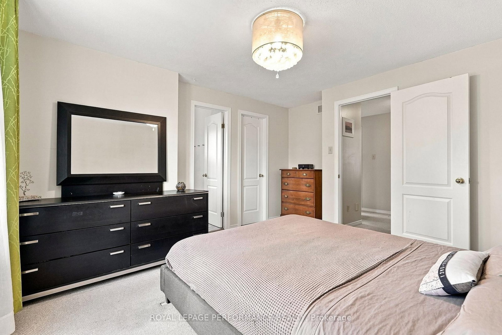 1992 Summerfields Crescent • Ottawa, ON photo 18