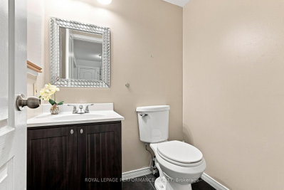 1992 Summerfields Crescent • Ottawa, ON photo 6