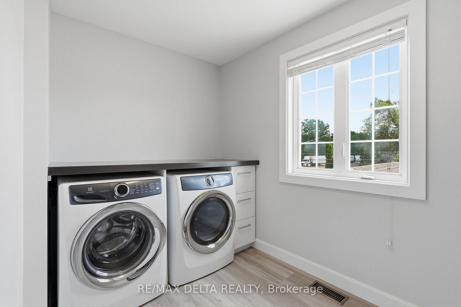 1791 Queensdale Avenue • Ottawa, ON photo 25